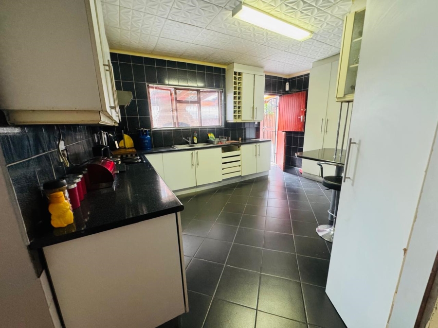 3 Bedroom Property for Sale in Ravensmead Western Cape